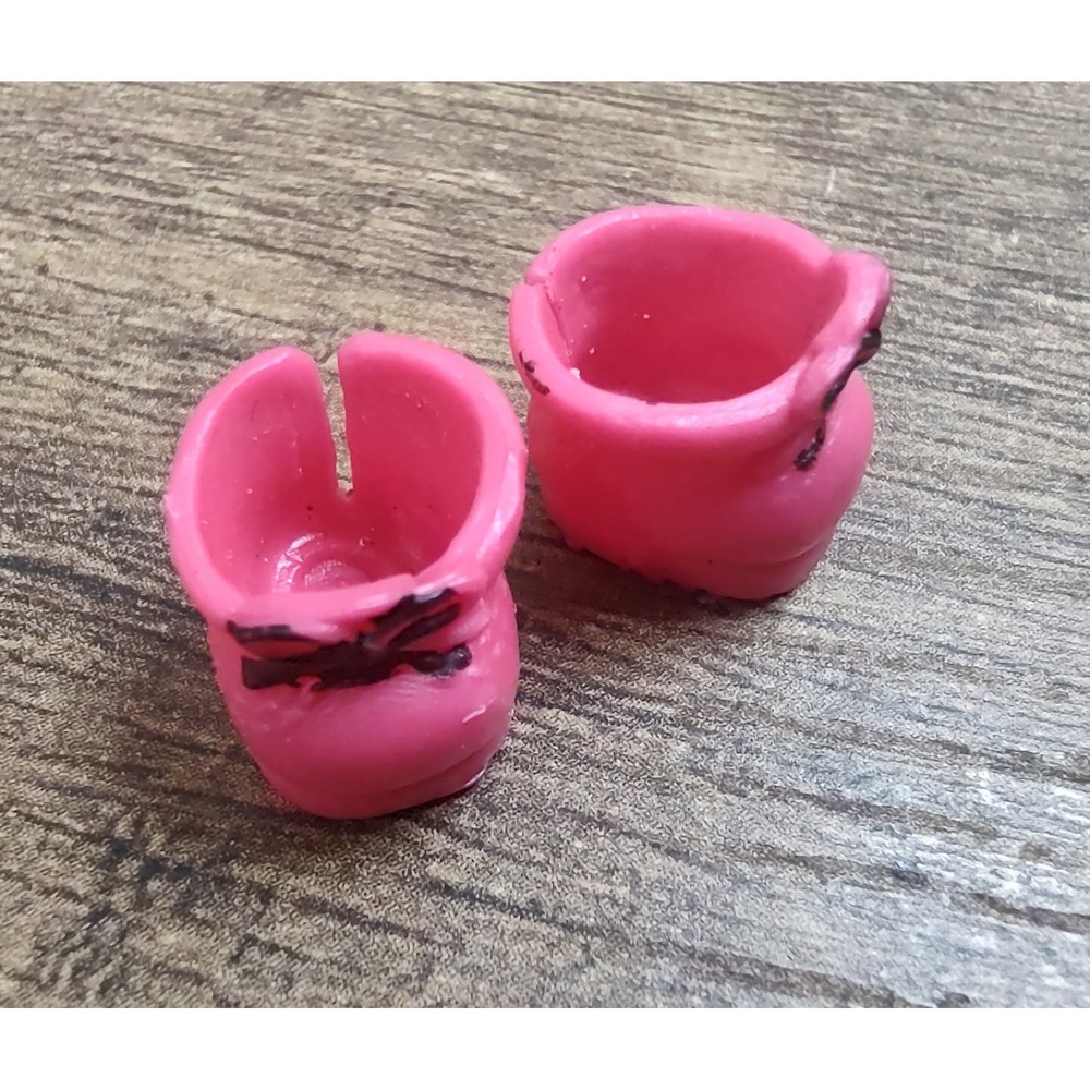 LOL Suprise Doll Pair Shoes Hot Pink Sneakers Black Faux Laces Z35